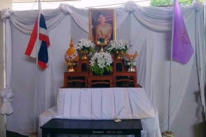 รูปภาพ : การประดับตกแต่งสถานที่เนื่องในโอกาสพระราชพิธีมหามงคลเฉลิมพระชนมพรรษา 4 รอบ สมเด็จพระนางเจ้าฯ พระบรมราชินี 3 มิถุนายน 2569